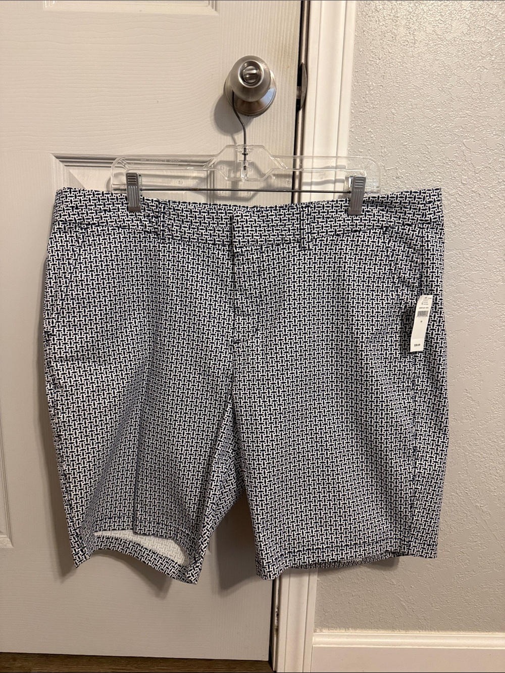 NWT The City 9” Bermuda Shorts - Size 18
